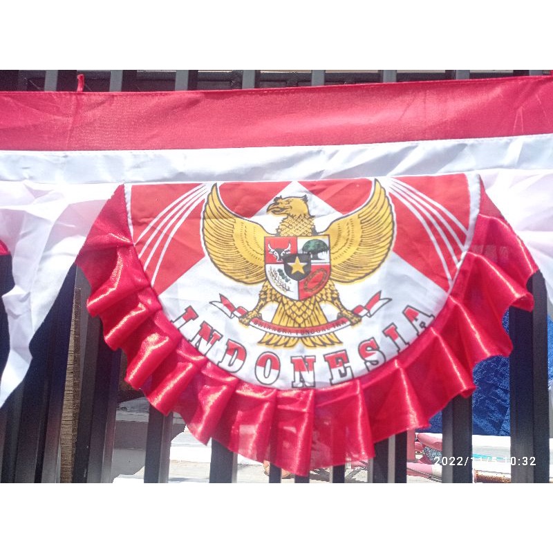 BENDERA BACKGROUND GARUDA CANTIK BENDERA MERAH PUTIH 10 GELOMBANG (6M)