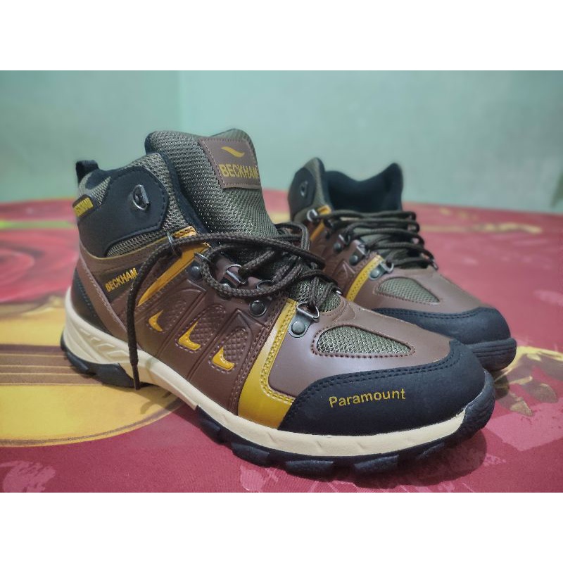 Sepatu Gunung Merk BECKHAM