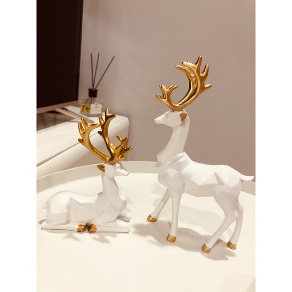 Sepasang Rusa Patung Nordic Geometris Resin Rusa Duduk Rusa Berdiri Hiasan Natal Hiasan Dekorasi Kantor Rumah Aksesoris Interior