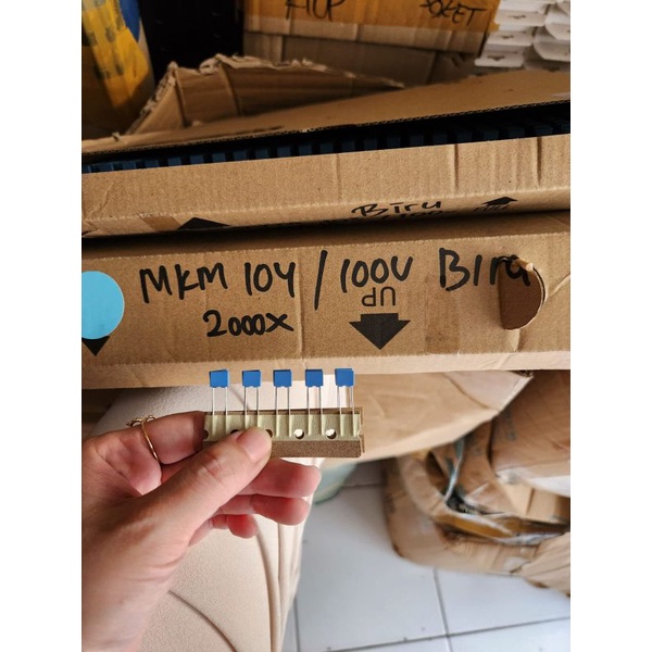 mkm 104 100v biru , merah , kuning