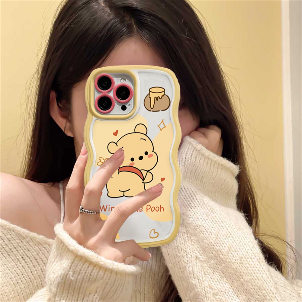 IPHONE Case Fashion Kompatibel Untuk Iphone11 13 12 14 Pro MAX iPhone7 8plus 6s Plus XR 14Plus XS MAX Se2020Lucu Pochacco Dog Winnie the Pooh Cases Lembut Bergelombang Penutup Tepi BY