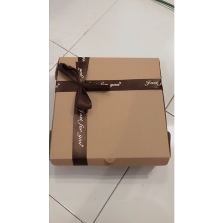 GIFT BOX HIJAB | Naura Hijab by twins | Hijab murah