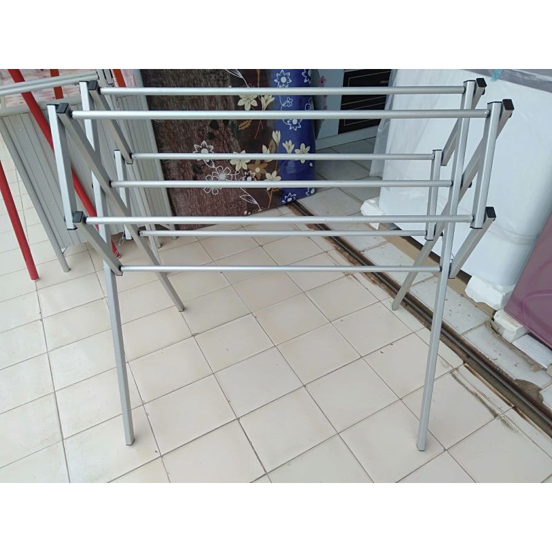 Jemuran handuk aluminium