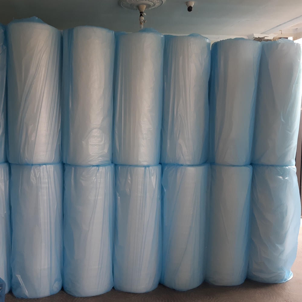 

PLASTIK BUBBLE WRAP 3 KG TEBAL UKURAN 125CM X 50M ROLL WARNA BENING DAN HITAM