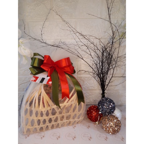 

Hampers Keranjang Bambu Natal, Idul Fitri dan Gift/Kado