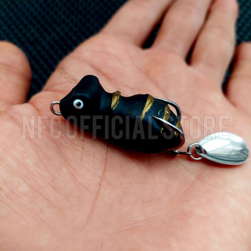 Soft frog Ulat / Uler godong 4 cm 5 gram Umpan casting Gabus dan Toman