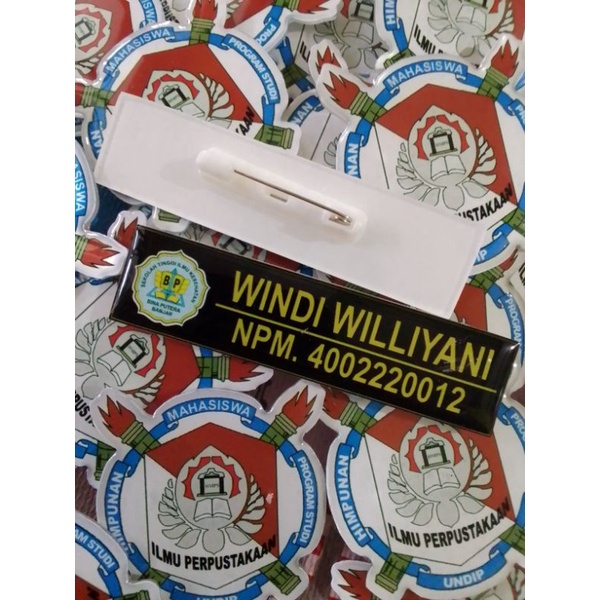 

Nametag Akrilik Peniti
