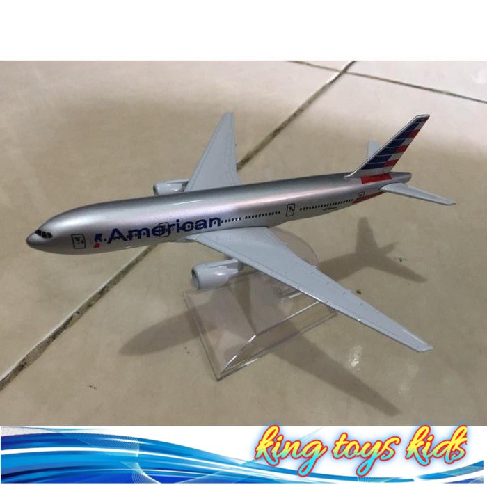 LARIS / Pesawat diecast miniatur American Airlines Boeing B777-300ER