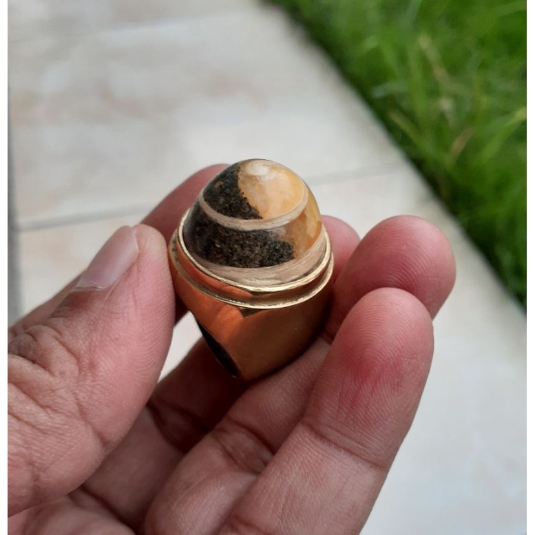 batu fosil kolbuntet kristal warna warni