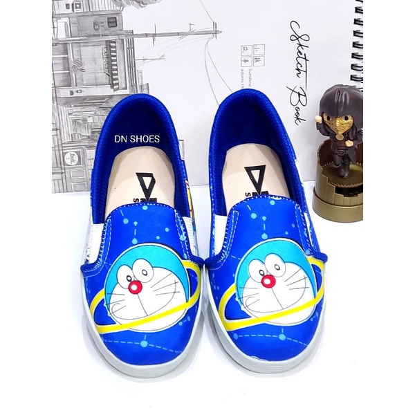 Sepatu Slip On Anak Perempuan Sepatu Anak Karakter Doraemon