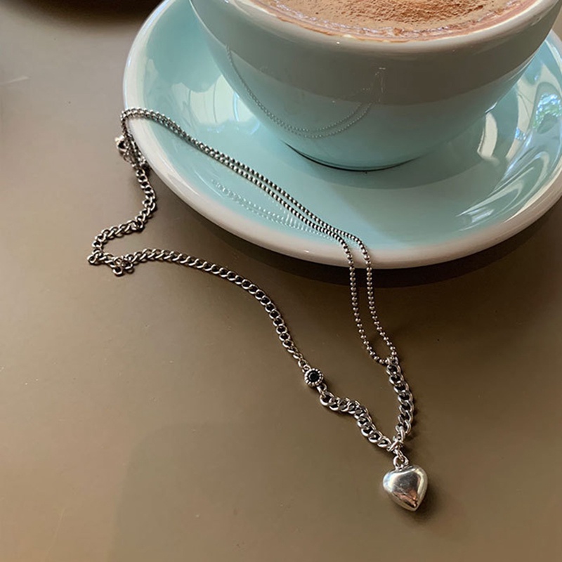 Kalung Liontin Rantai Hati Perak Untuk Wanita Punk Cinta Asimetris Sweater Logam Kalung Sederhana Musim Dingin Perhiasan Trendi