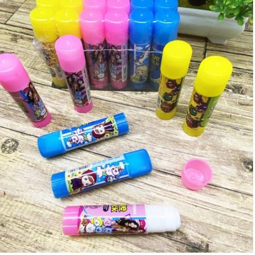 

Update Hemat (24pc) LEM STIK KECIL 10 gram / GLUE STICK FANCY 10 GRAM / LEM MURAH FANCY / LEM KERTAS NON TOXIC