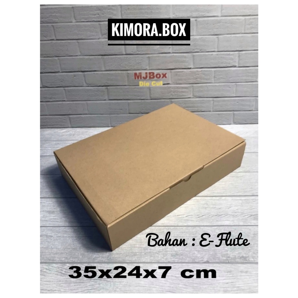 

Kardus uk. 35x24x7 cm.... box karton model pizza U/ aksesoris-dll