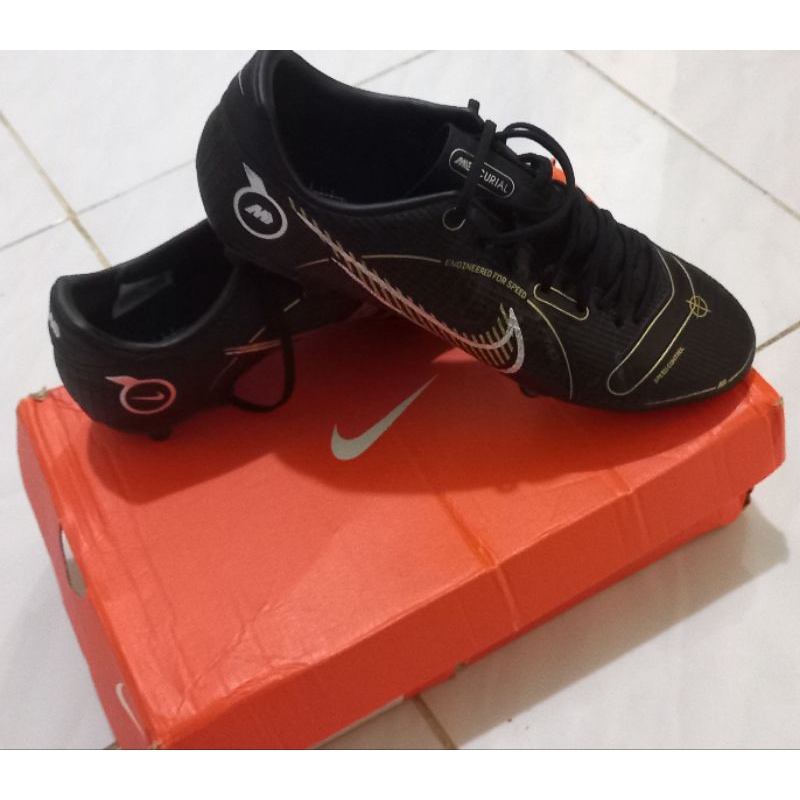 sepatu sepak bola nike vapor academy 14 fg/mg black gold ori