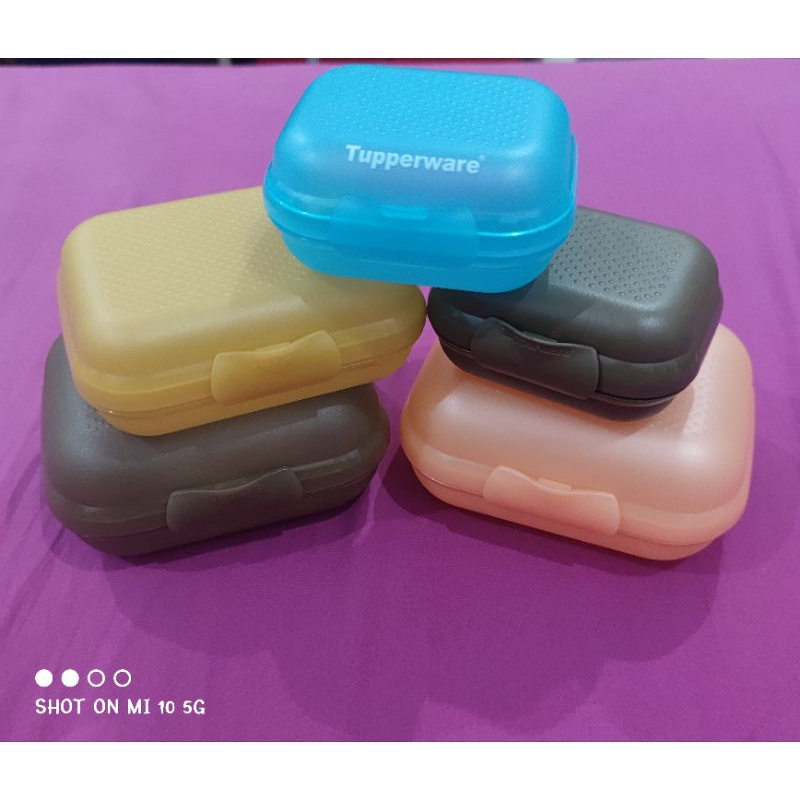 Tupperware Oyster Set Toples