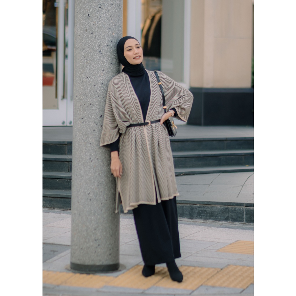 Adriana Top Hijab Nueta - Emiko Poncho Hijab Nueta - Akira Pants Nueta - Rumi Skirt Nueta - Gamila S