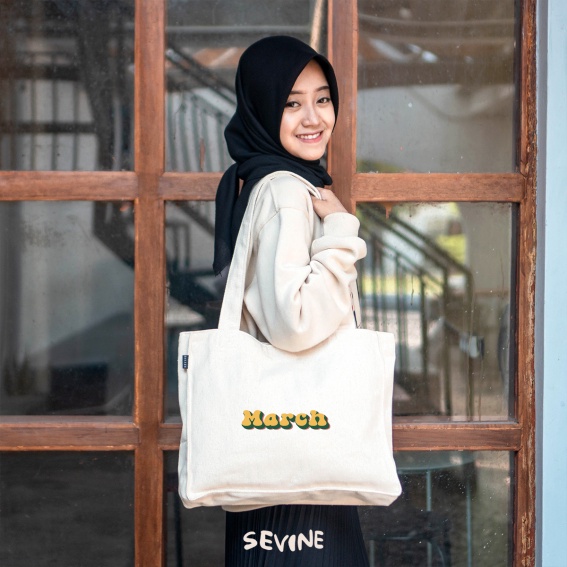 Sevine Totebag Kanvas Daisy Tas Wanita Tote Bag Kantong Laptop Kuliah Sekolah Kerja Aesthetic Month Typography Series - LB