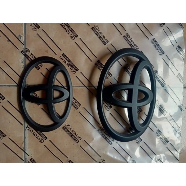 AKSESORIS MOBIL EMBLEM LOGO DEPAN BELAKANG INNOVA REBORN ORIGINAL