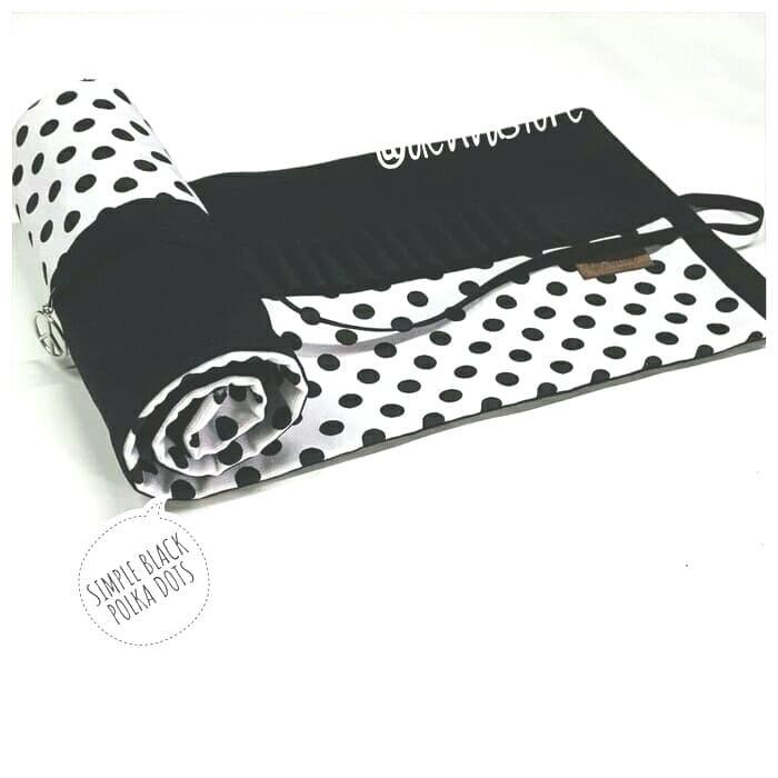 

Roll Pencil Case / Tempat Pensil Gulung - Simple Black Polka Dots Best Seller