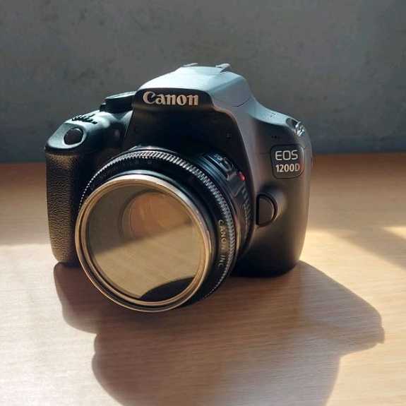 Kamera DSLR Canon 1200d lensa Fix 50mm bekas murah paket bokeh