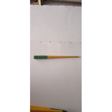

Batang kayu untuk fountain pen warna hijau kuning
