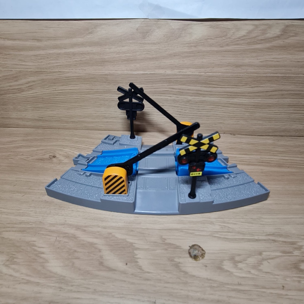 Plarail J-20 Curved Railroad Crossing Preloved