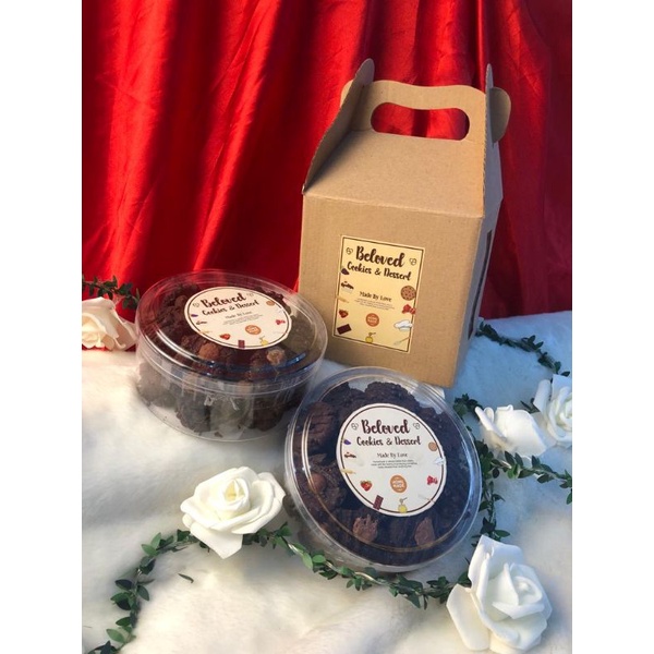 

PAKET NATAL AMERICANO CHOCHO COOKIES isi 2 toples 450g