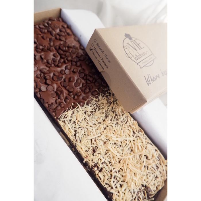 

Classic Brownie (Mix 2 Toppings Txs0X-74