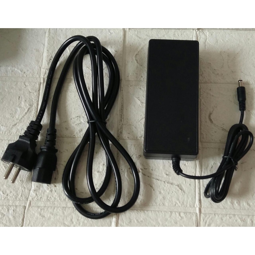 AC ADAPTOR COCOK BUAT RINGLIGHT GVM model : HD 18S