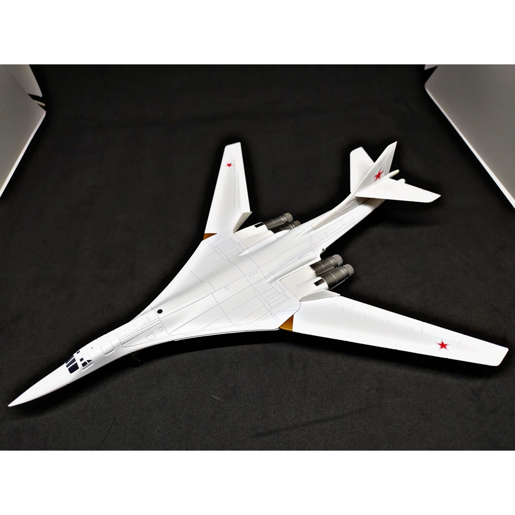 Diecast Pesawat Bomber Tupolev Tu-160 Blackjack Skala 200 AU Rusia
