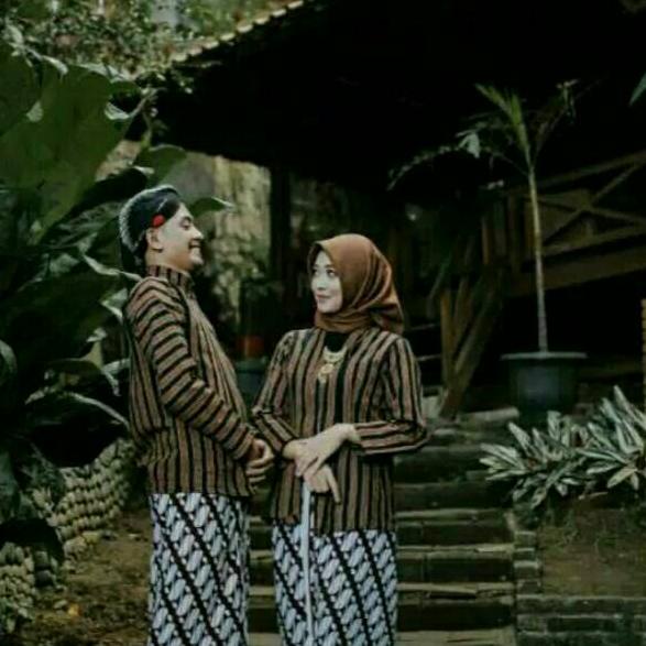 Recomended Set Baju couple lurik atasan dan bawahan Baju adat Jawa Baju couple lurik lengkap Couple 