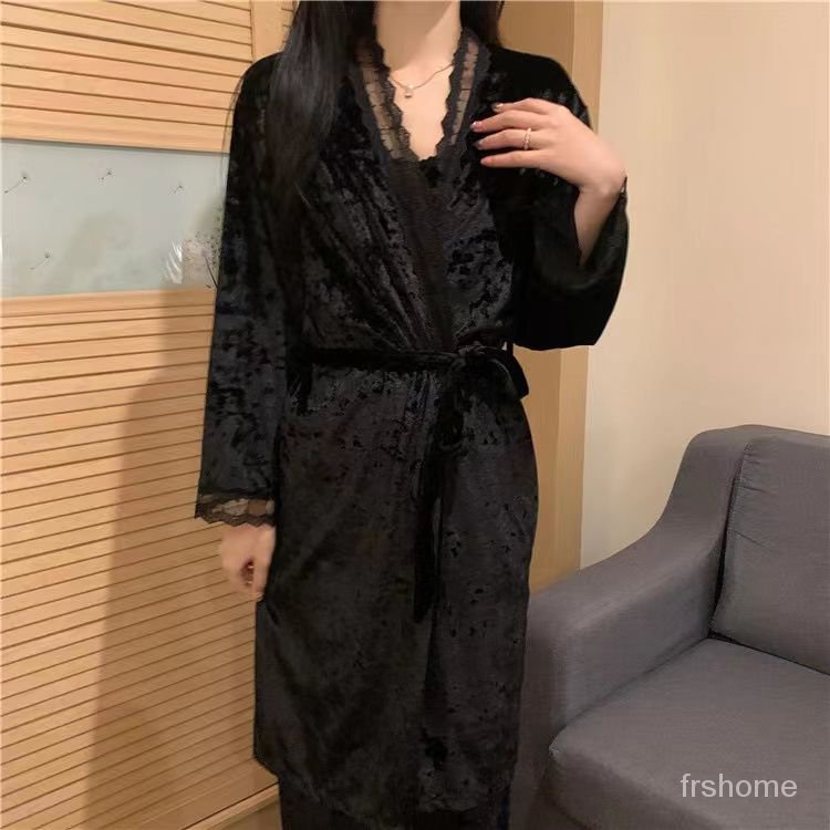 Renda halter celana panjang jubah jaket piyama beludru emas hitam set tiga