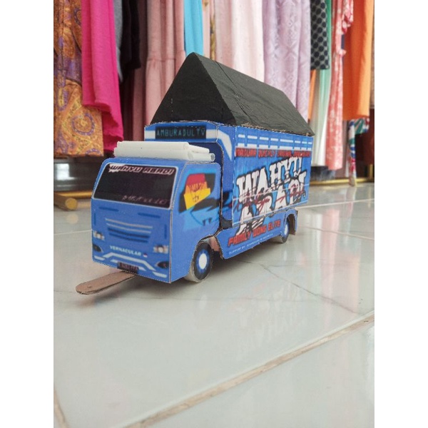 miniatur truk oleng kardus mbois