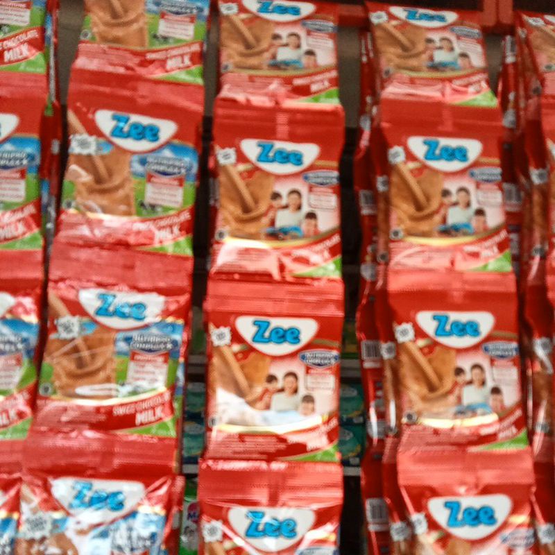 

Zee Coklat 39gr Renceng isi 10 pcs