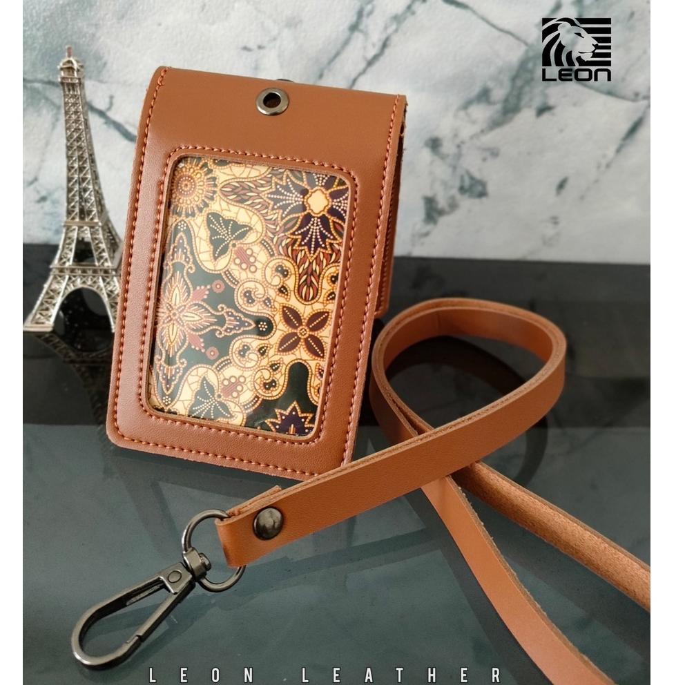 

っ Lanyard ID Card Holder Name Tag Kulit Dua Sisi Bolak Balik Mika Name Tag Flip Maghnet Termurah Berkualitas NTS031 ク