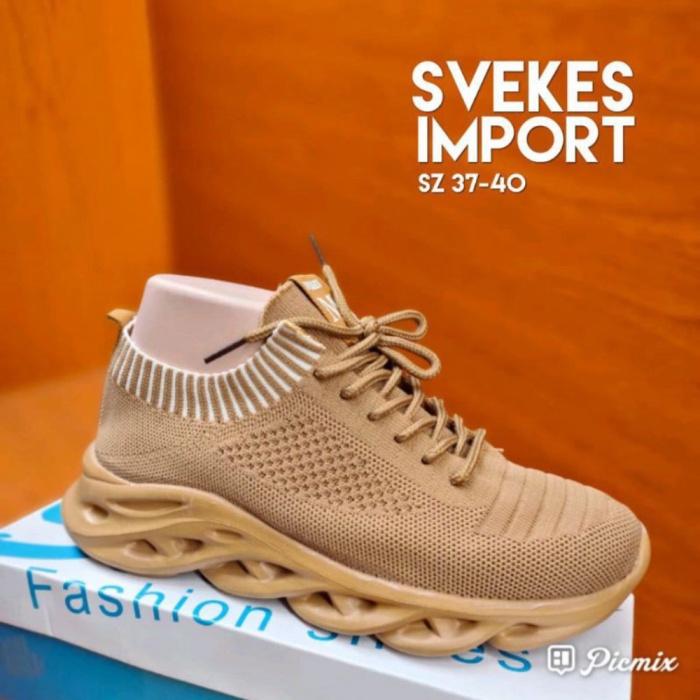TERBARU sepatu sneakers wanita svekes import Berkualitas