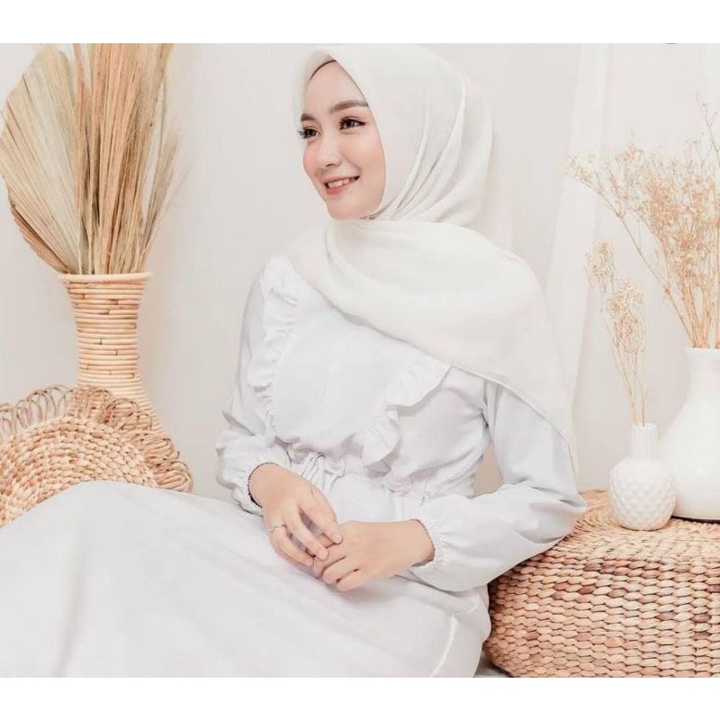 HIJAB SEGI EMPAT BELLA SQUARE BROKEN WHITE//TERMURAH
