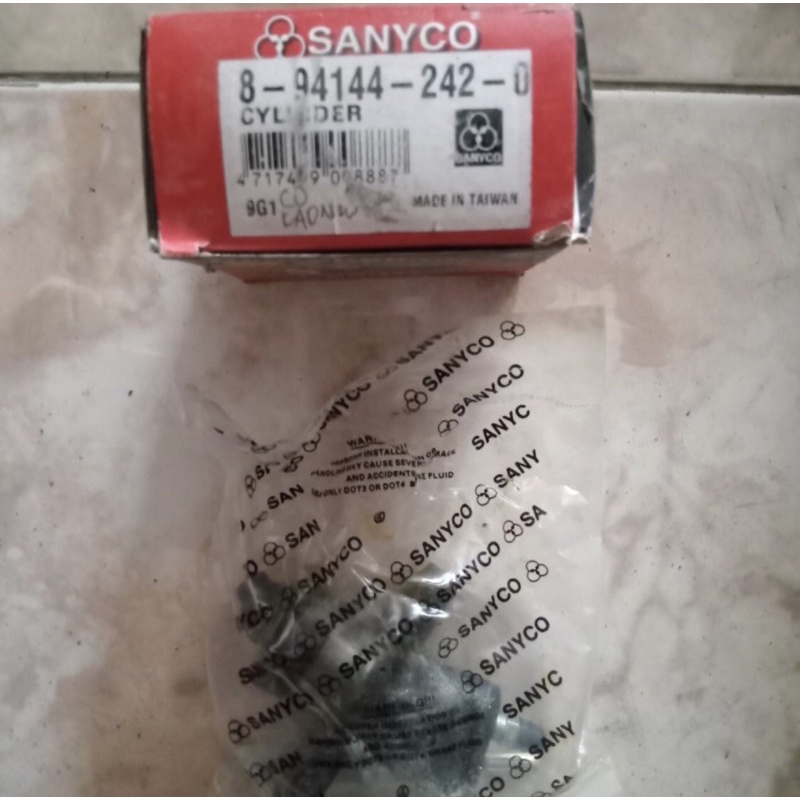 Master Kopling Bawah Isuzu KAD 51 Merk Sanyco 8-94144-242