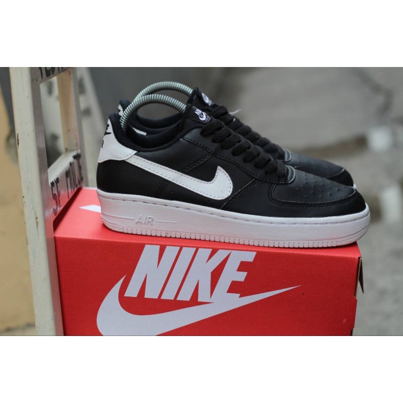 Sepatu kets Airforce 1 Pria. Ukuran 39-44. Gratis Kaos Kaki