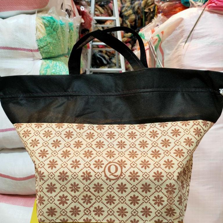 

ゃ ( TERMURAH )Tas hajatan serut BATIK SAKURA uk.22x22 ░