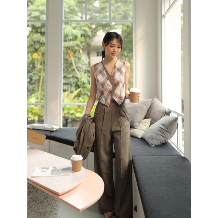 Kadaka x Kyranayda B-0181 Highwaist Culotte with Detachable Straps - Decaf Pants