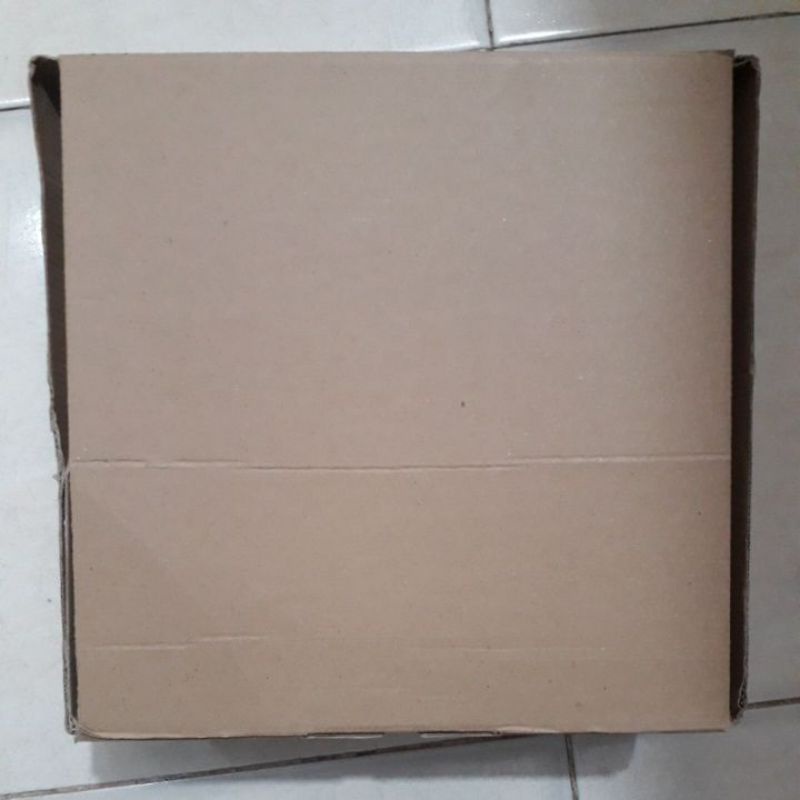 

Kotak Karton 25x25x12 ( Per pcs )