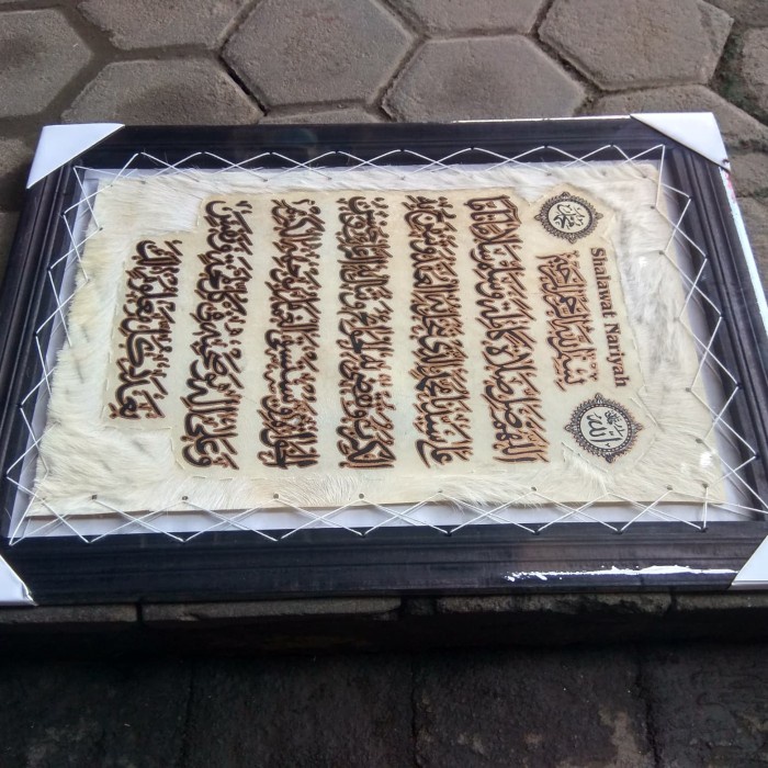 

Lukisan Kaligrafi - Lukisan Kaligrafi Shalawat Nariyah Jumbo 70X50 Cm - Pajangan Dekorasi -