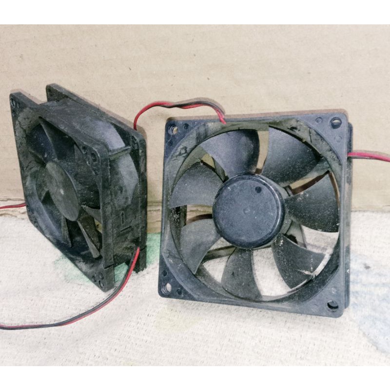 fan pendingin kipas DC 12v - 0,1a ukuran 8x8cm tebal 2,5cm normal siap pakai