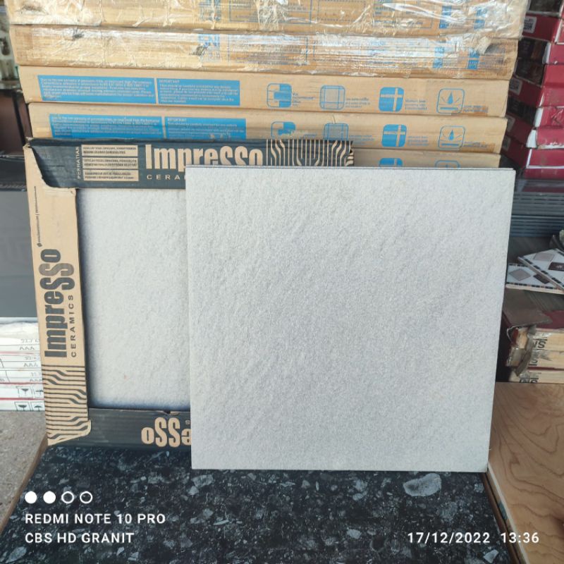 keramik 40x40 kasar Rocky grey