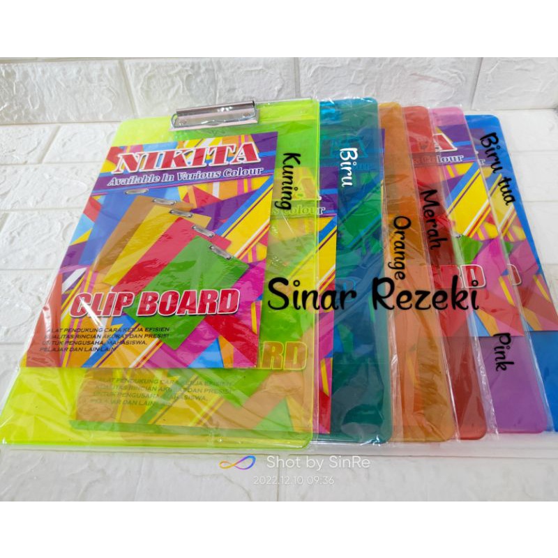 

1 buah!! Clip board F4/papan jalan/papan ujian/clip board transparan