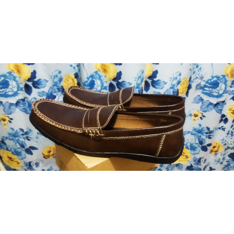 Sepatu slip on bahan kulit sentetis sepatu coklat slip on