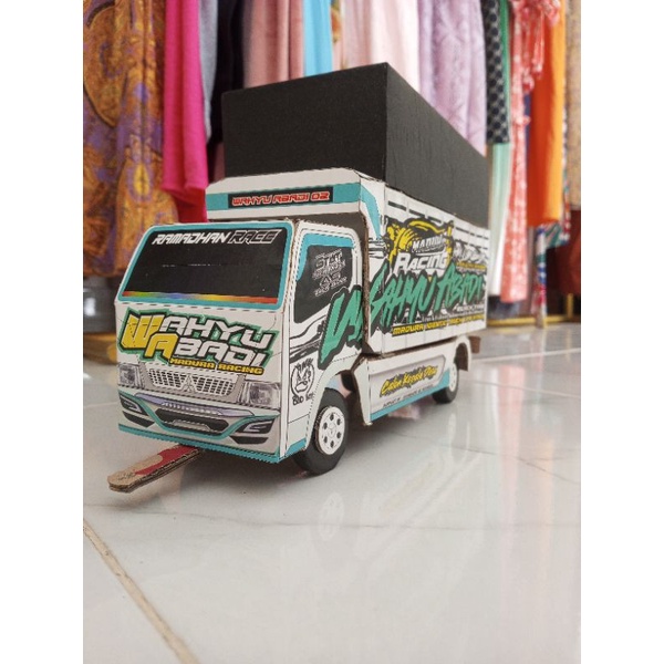 miniatur truk oleng kardus mbois