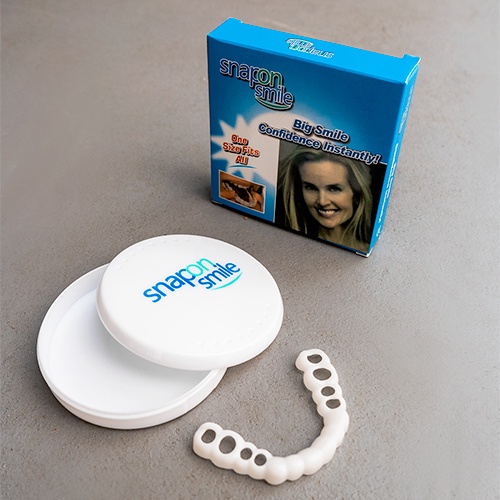 Snap On  Gigi Palsu 1 Set Atas Bawah Gigi Palsu Silikon