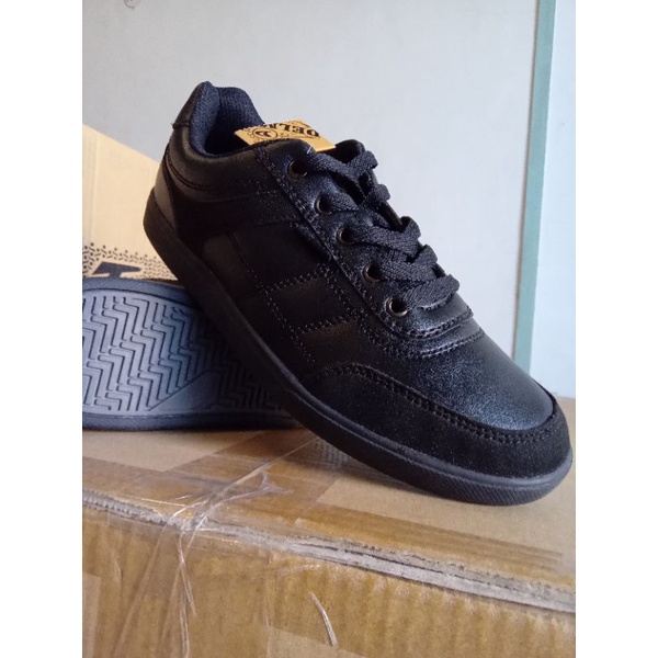 SEPATU DELMORA STUNDEN TIPE HITAM-HITAM